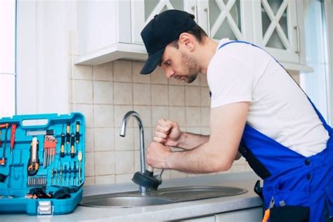 廚房下水道堵塞|廚房水管堵塞怎麼辦？發生原因、處理方法一次搞定